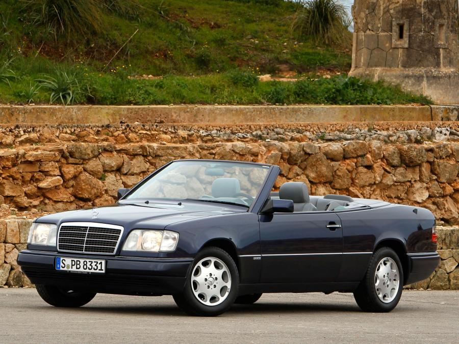  Mercedes-Benz E200 Cabrio 1994 года  (фото 1 из 9)